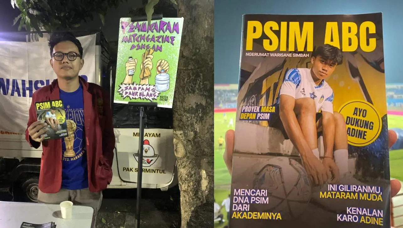 Mahasiswa UMY Royan Zanuar membagikan majalah PSIM ABC kepada suporter saat laga PSIM Jogja melawan Madura United di Stadion Sultan Agung