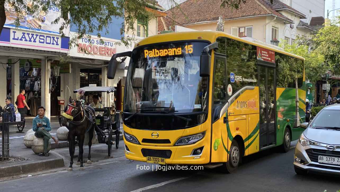 Misteri Jadwal Trans Jogja Mengapa Terasa Gaib Saat Ditunggu?