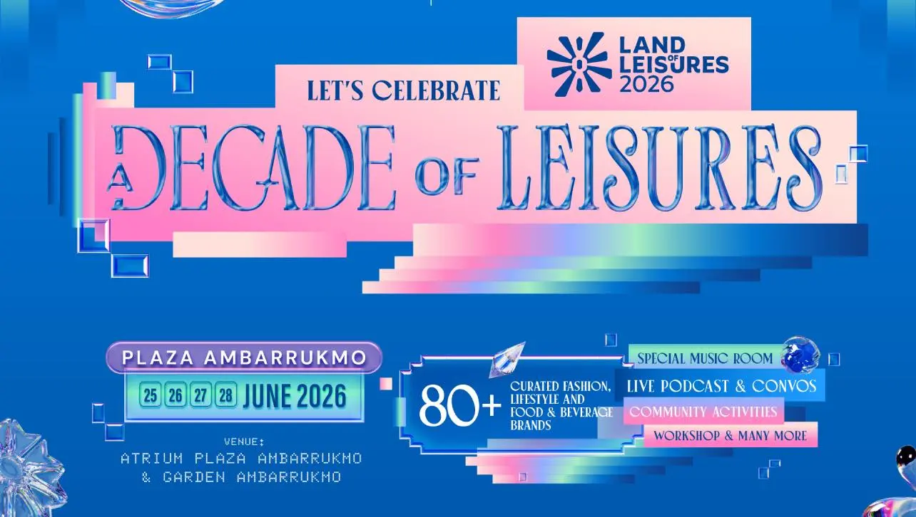 Suasana pengunjung memadati area pameran brand lokal di Land of Leisures 2026 Atrium Plaza Ambarrukmo
